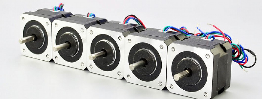 How to adjust the forward and reverse direction of the stepper motor?