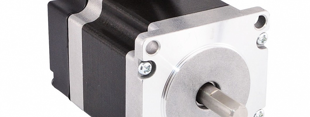 What is a closed-loop stepper motor?